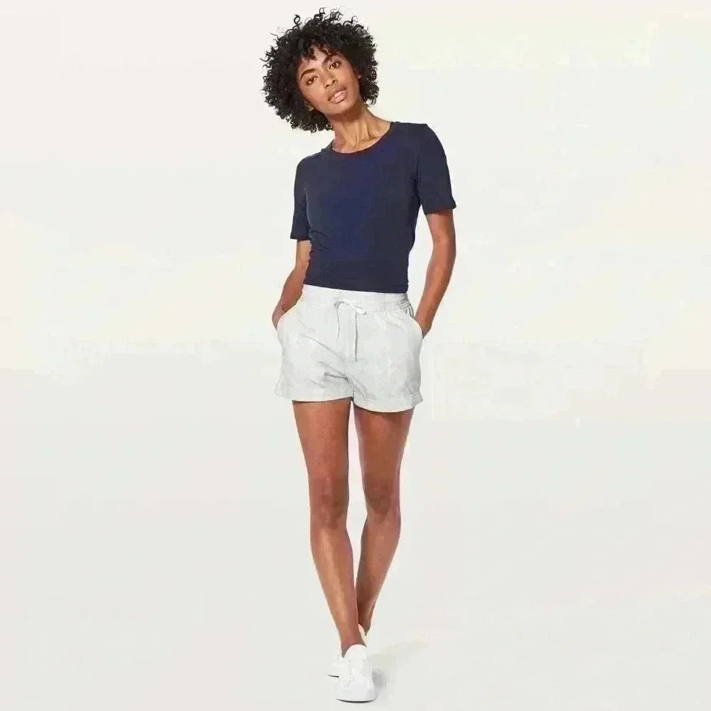 Lululemon Spring Break Away Short *4-way Stretch 3"
Eternal Wave White size 4 - Picture 3 of 13